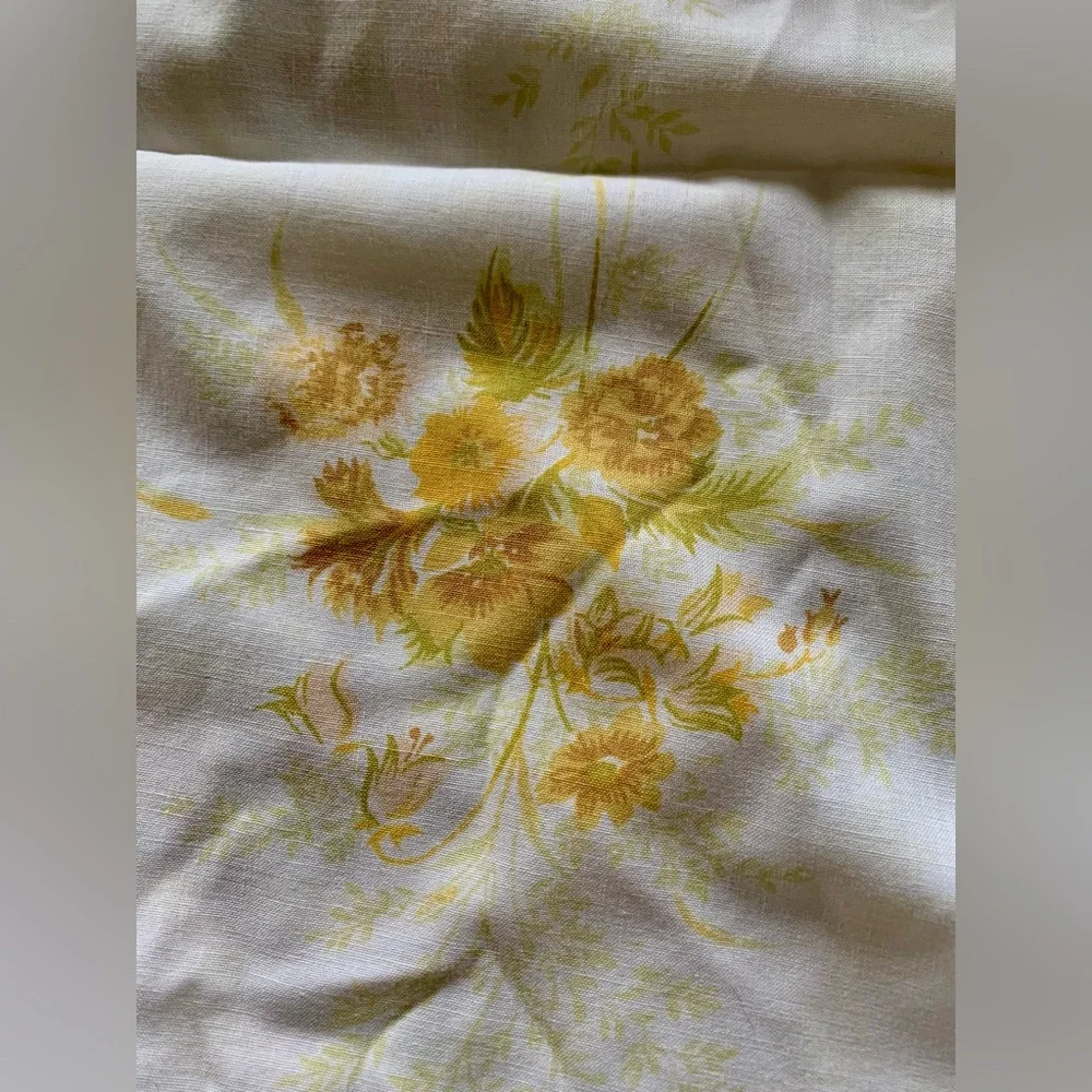 vintage MCM flat Twin Sheet Cottage Core Floral Yellow Gold Daisies Muslin Belk